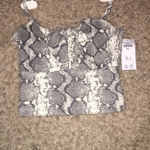 Women’s hollister crop top